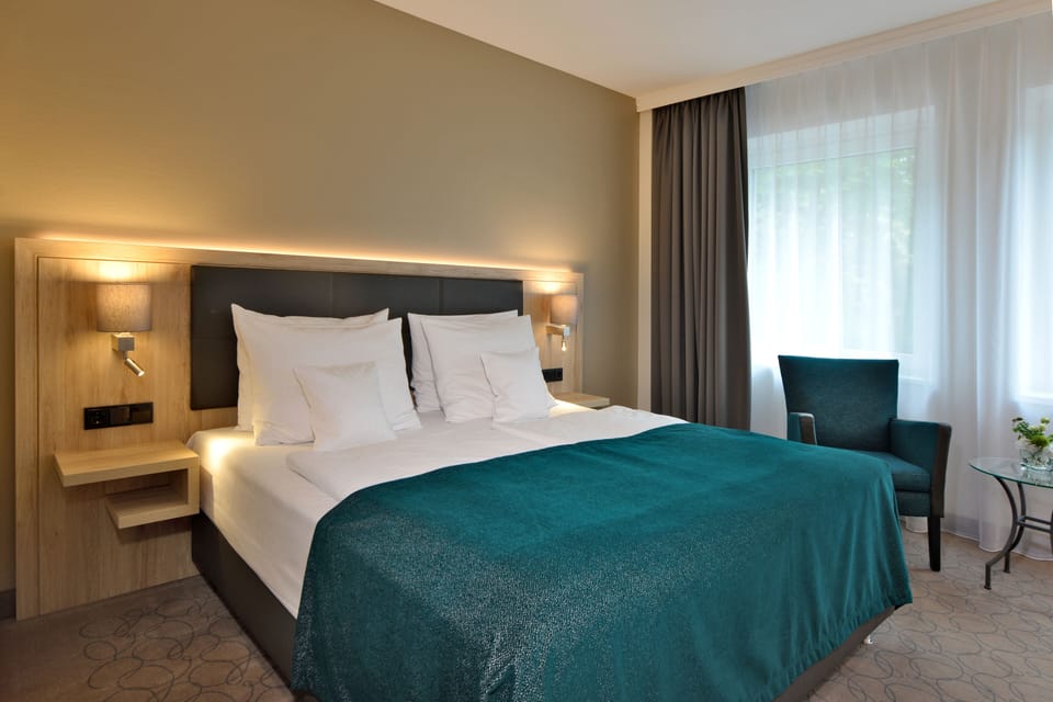 Hypo-allergenic bedding, in-room safe, individually decorated