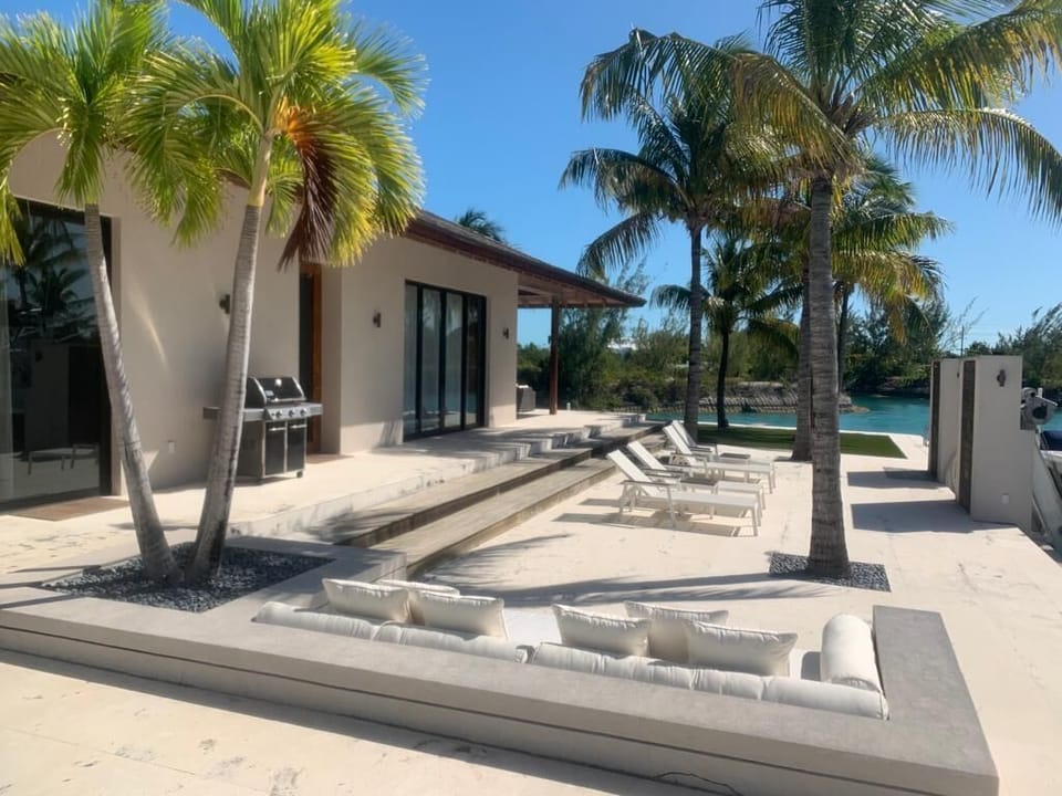 Sundeck with several lounging options