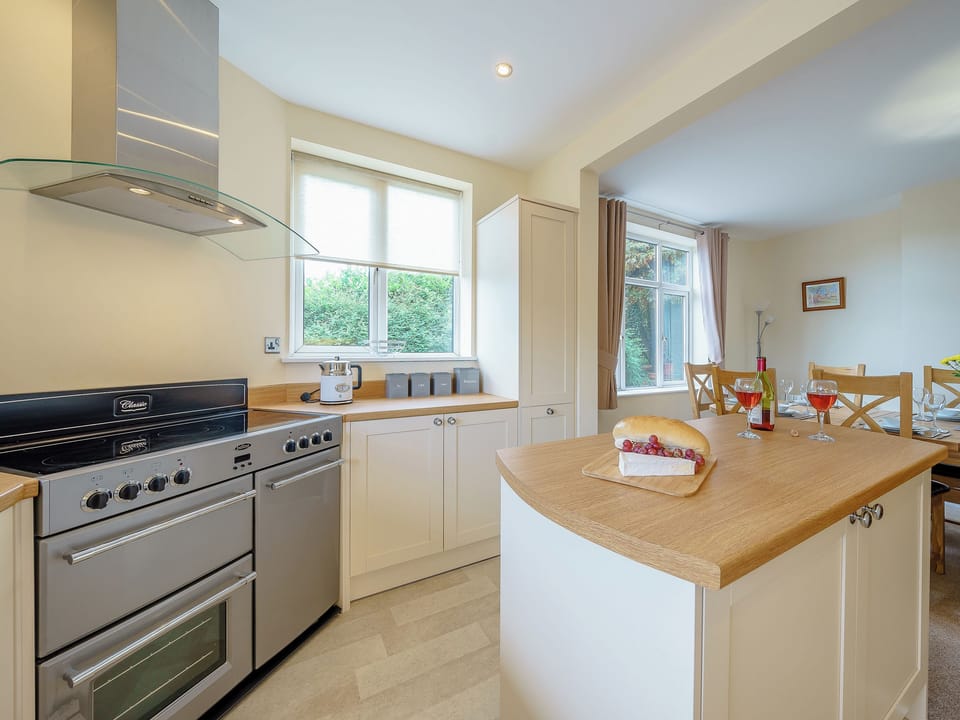Cosy and comfortable barbecue hut - perfect for entertaining whatever the weather | Renchers Farmhouse, Crossway Green, near Stourport-on-Severn