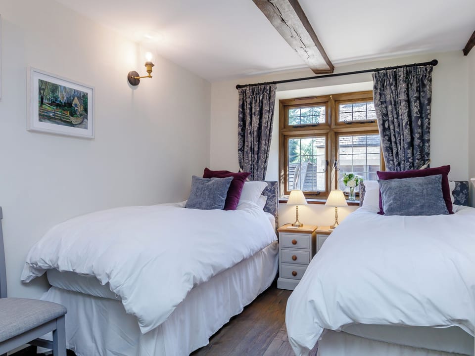 Comfortable twin bedroom | Stable Cottage, Uley, near Dursley