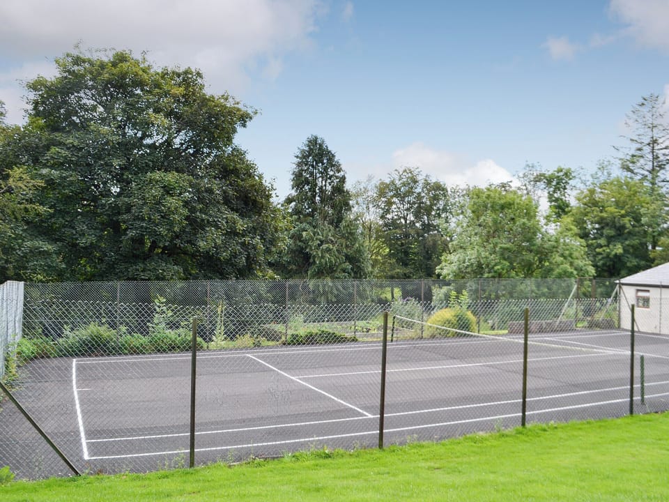 Tennis court | The Brewers Cottage - Roddenloft, Mauchline