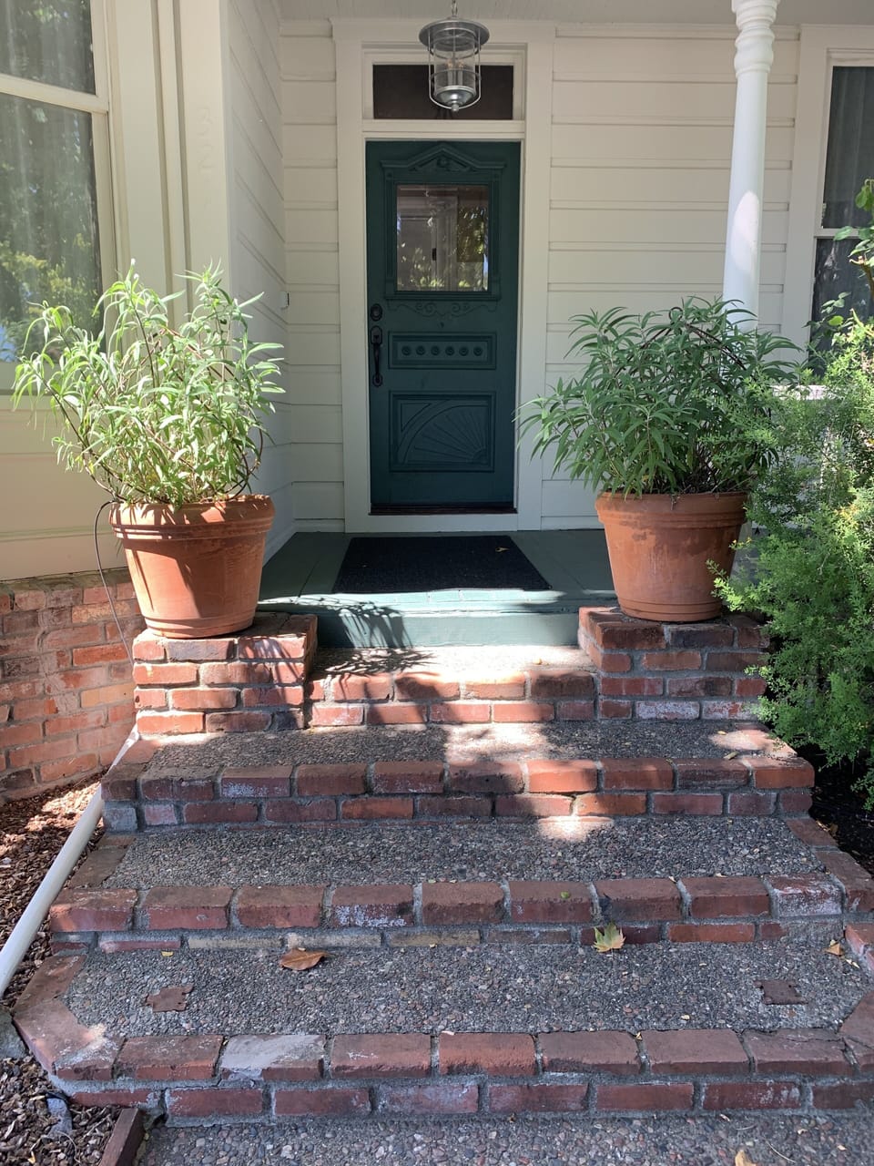 Front door from 1890, try the bell!