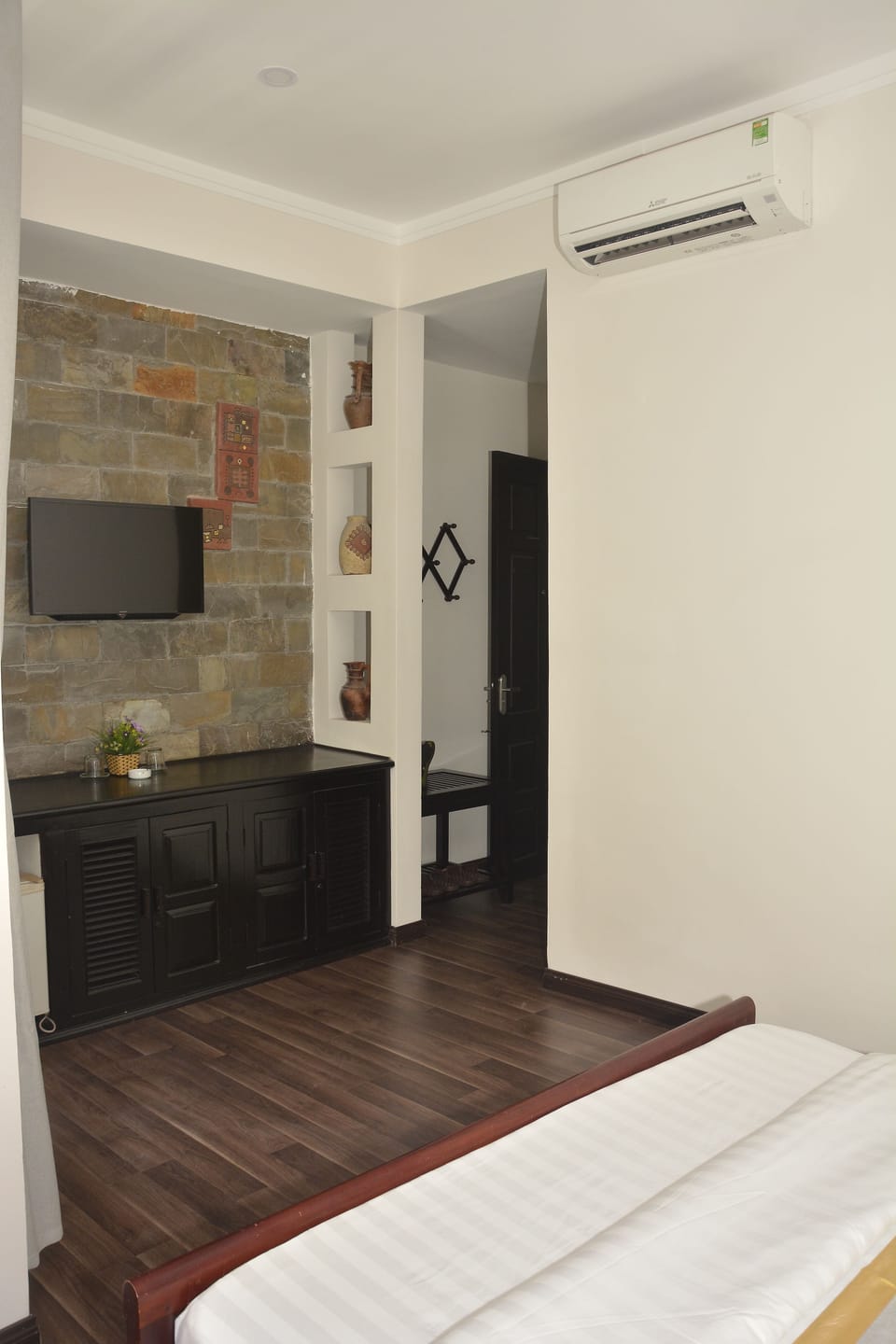 City Double Room | Minibar, iron/ironing board, free WiFi, bed sheets