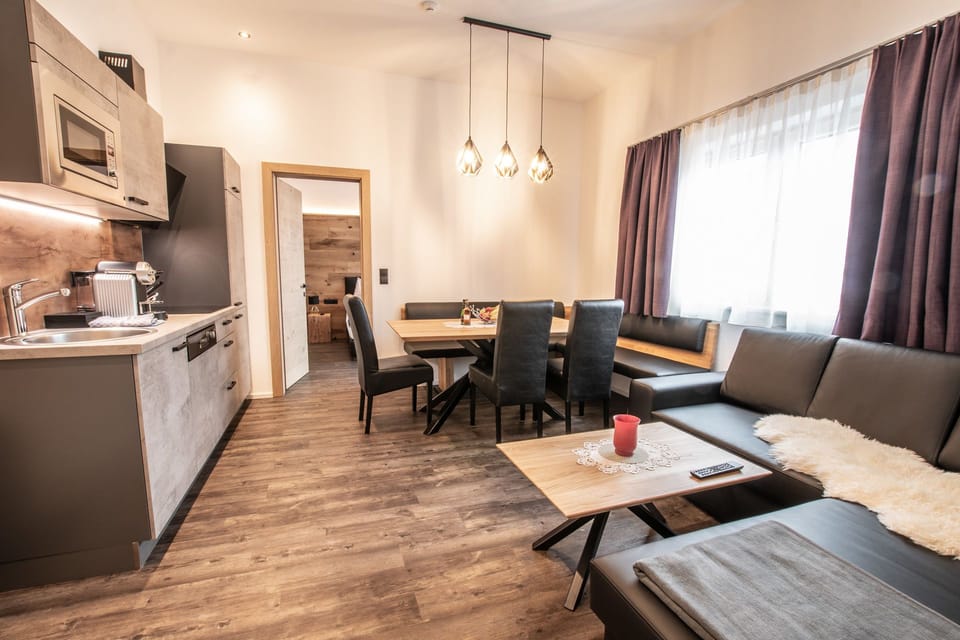 Deluxe Apartment, 2 Bedrooms, Accessible, Kitchen (Apart Ashley) | Private kitchen | Full-size fridge, microwave, stovetop, dishwasher