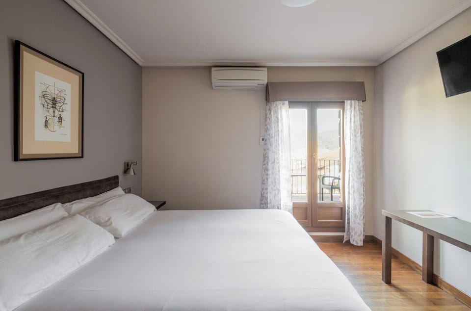 Hostal Izar-Ondo Hostel in Navarre