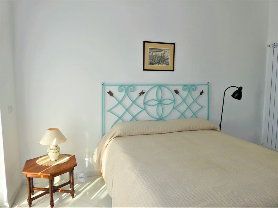 In-room safe, iron/ironing board, free WiFi, bed sheets