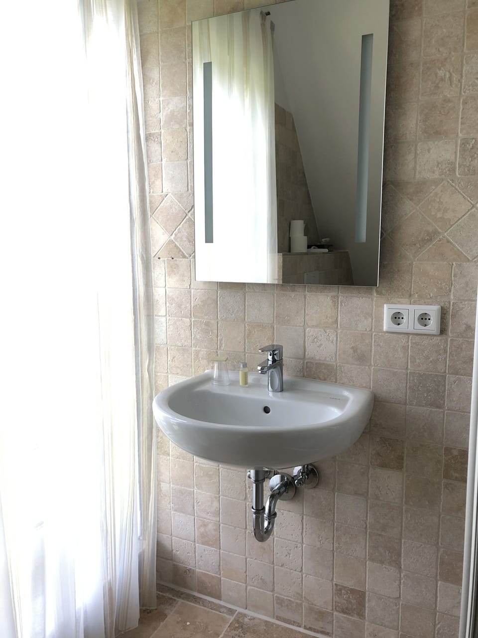 Apartment | Bathroom sink