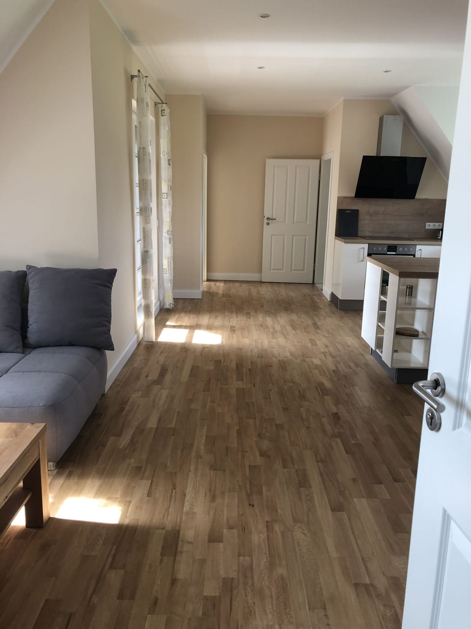 Apartment | Living area | Flat-screen TV