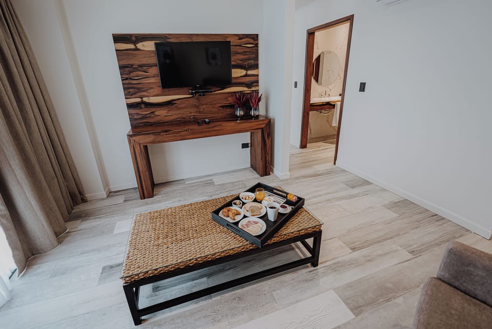 Suite | Premium bedding, down comforters, pillowtop beds, minibar