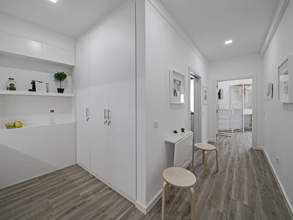 Corridor to the kitchen