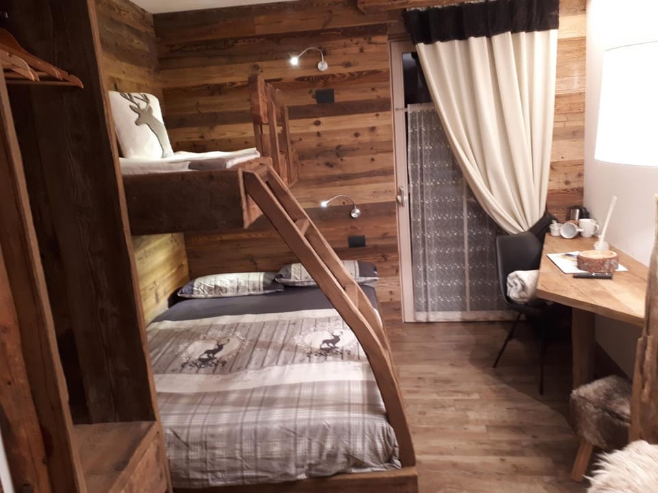 Free WiFi, bed sheets, wheelchair access