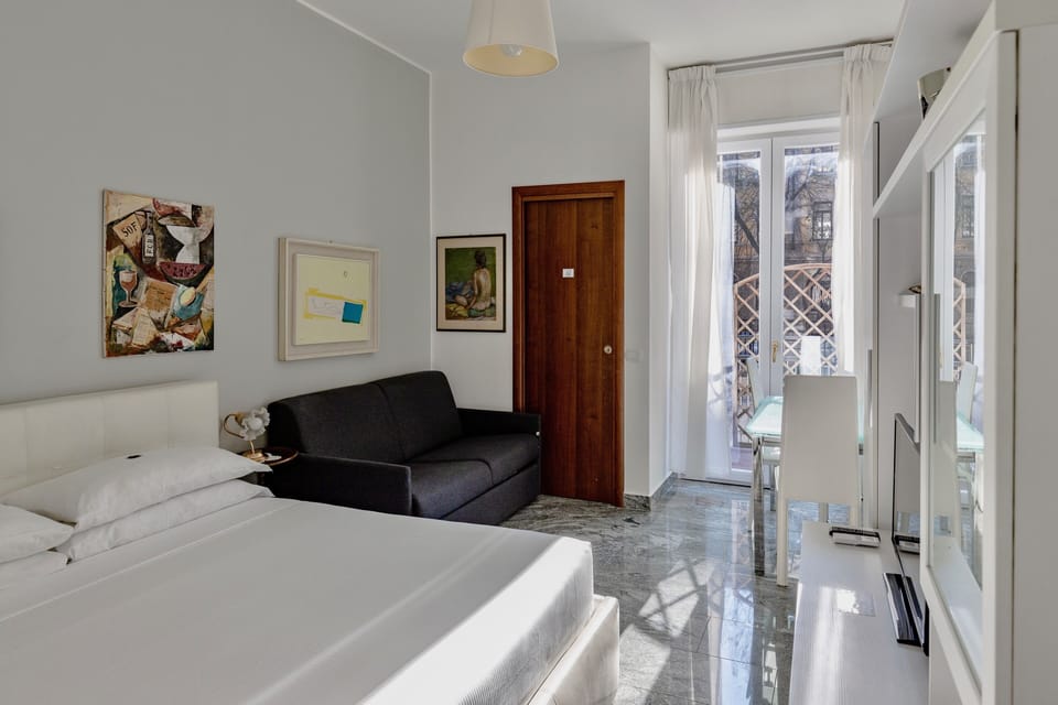 Executive Studio Suite | Egyptian cotton sheets, premium bedding, down comforters, pillowtop beds