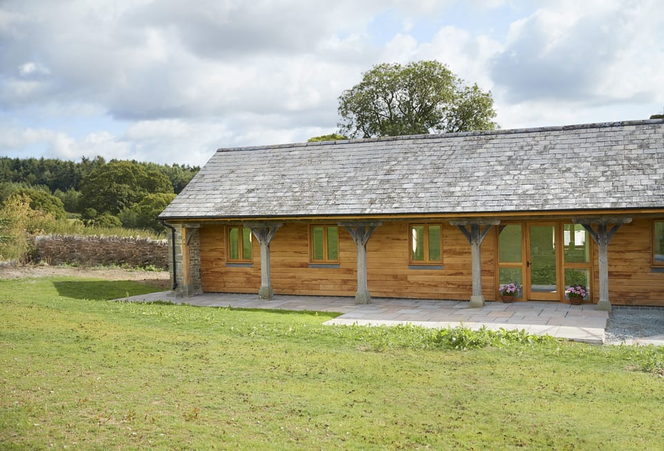 The Cart Shed is a charming barn conversion that has been fully refurbished while still retaining its original charm and character