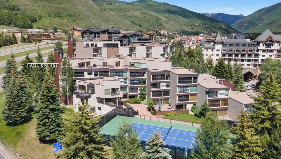 Lionshead view and Vail Spa  tennis & pickleball 