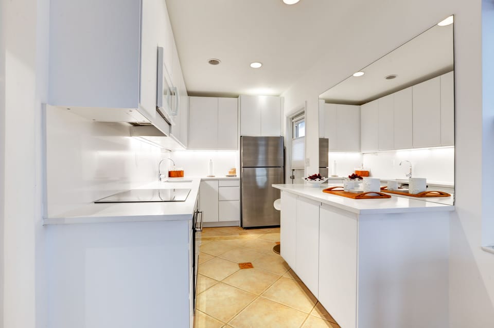 Full Kitchen - cook-top, oven, microwave, dishwasher, refrigerator, toaster