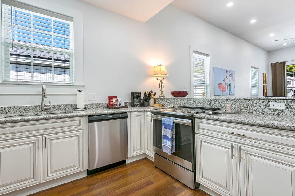 Full kitchen