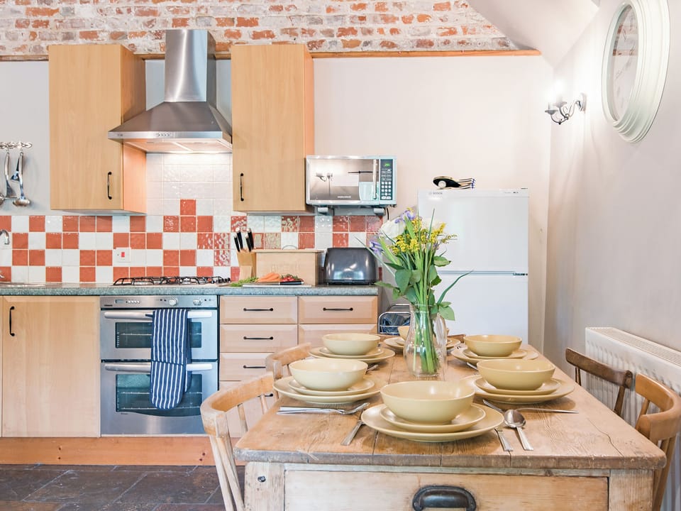 Open plan living space | Kingfisher Oast - Penn Estate, Hollingbourne