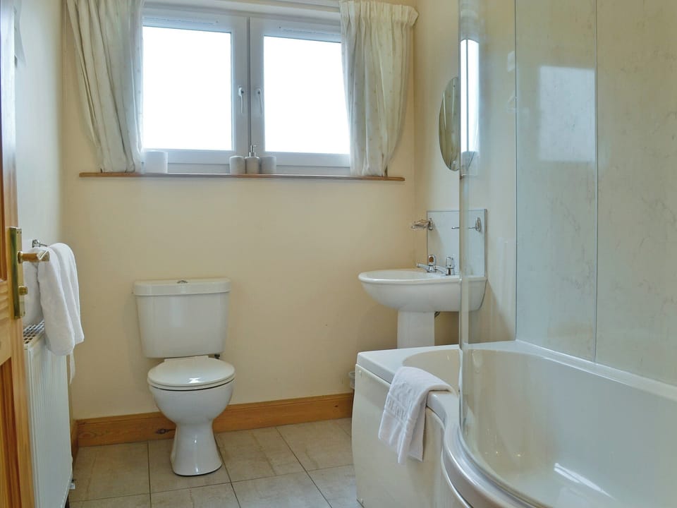 Bathroom | Cressfield Villa, Ecclefechan, near Lockerbie