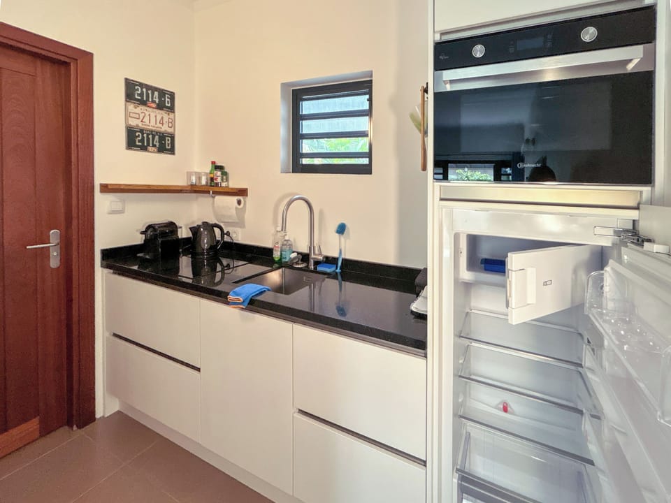 Signature Studio | Private kitchen | Stovetop, dishwasher, espresso maker, coffee/tea maker
