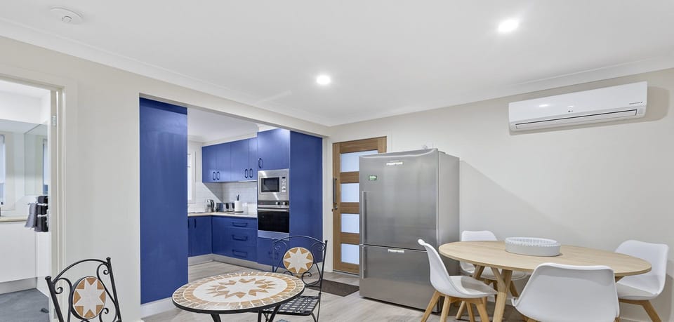 Kitchen/Dining Area
