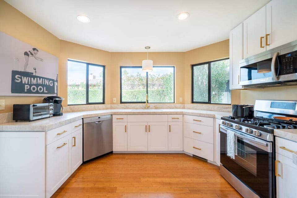 Fully equipped and spacious kitchen
