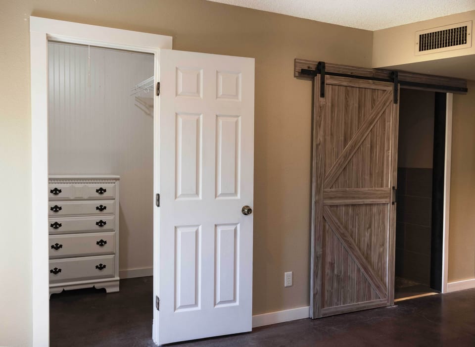 WALK IN CLOSET AND BARN DOOR 