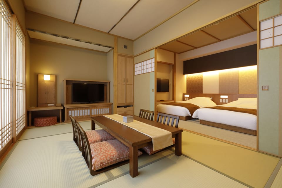 In-room safe, WiFi (free), bed sheets