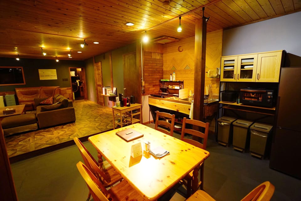 Private Vacation Home | In-room dining