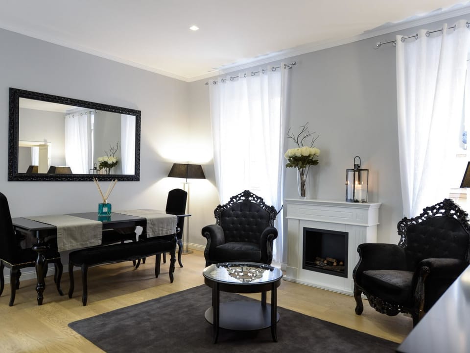 Apartment (2 Bedrooms) | Living room | Flat-screen TV