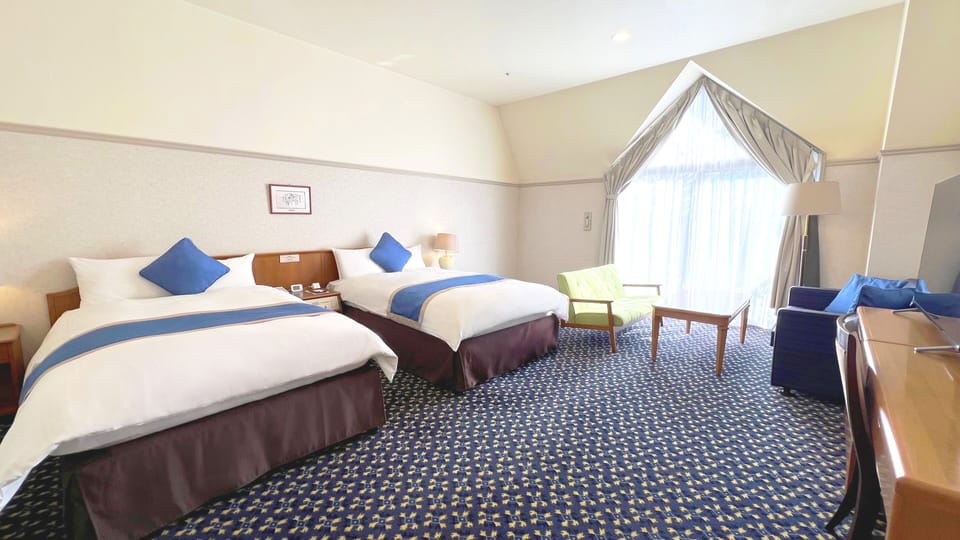 Comfort Twin Room, Non Smoking | In-room safe, desk, blackout drapes, iron/ironing board (on request)
