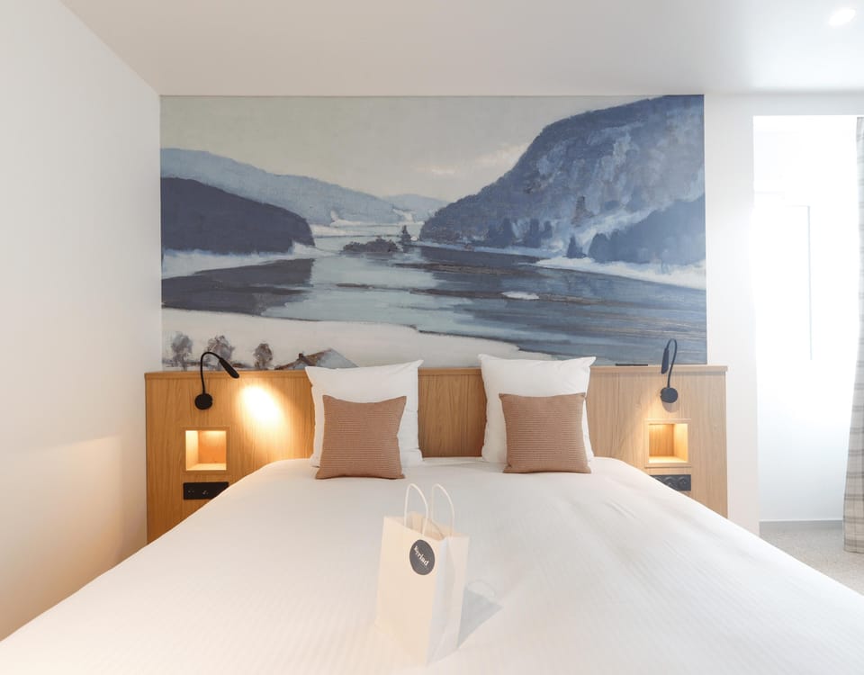 Standard Room, 1 Double Bed | Laptop workspace, blackout drapes, soundproofing, iron/ironing board
