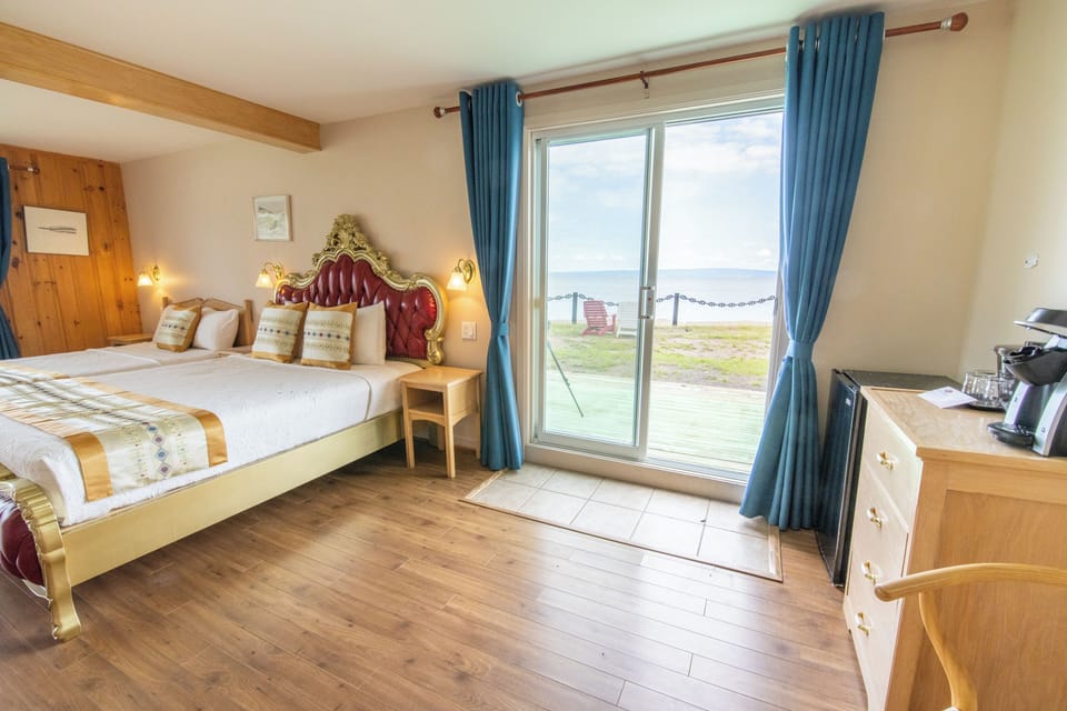 Superior Cabin | Select Comfort beds, iron/ironing board, free WiFi, bed sheets