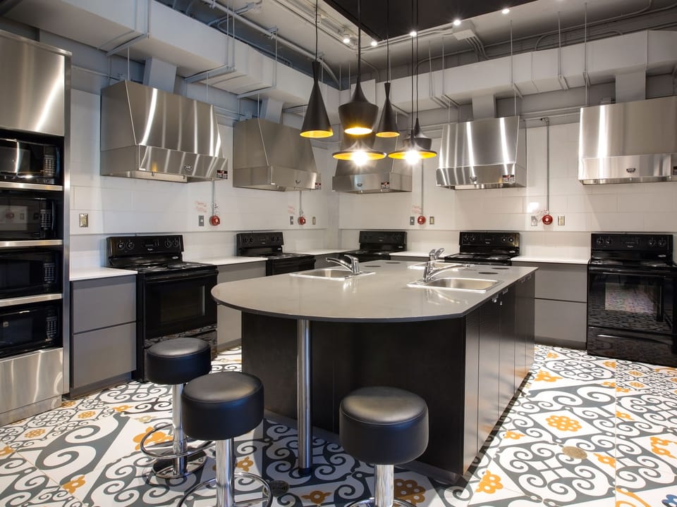 Standard Single Room, 1 Twin Bed, Shared Bathroom | Shared kitchen | Fridge
