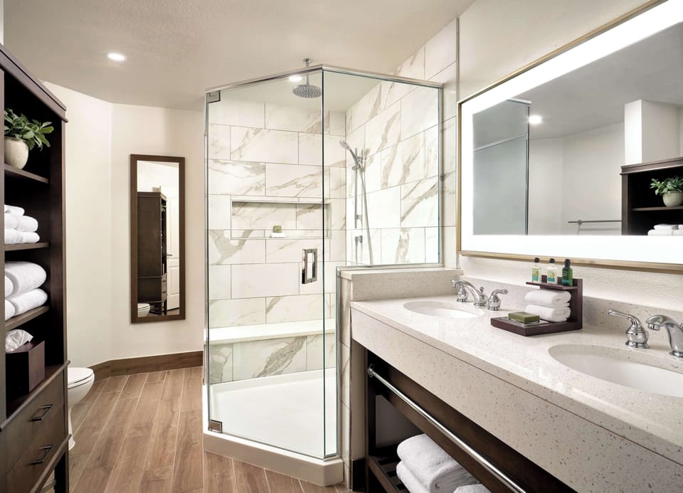 Villa, 2 Bedrooms | Bathroom | Designer toiletries, hair dryer, bathrobes, towels