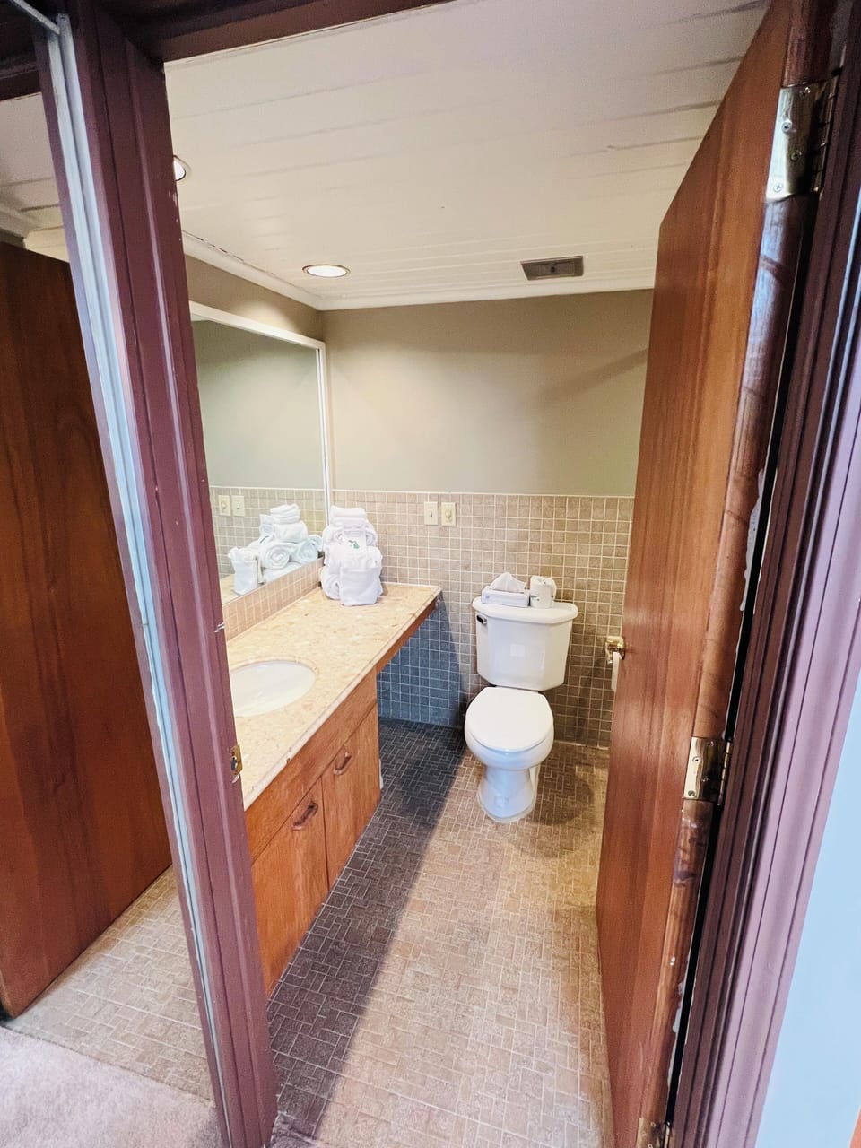 Weathervane Terrace Inn and Suites Hotel in Charlevoix