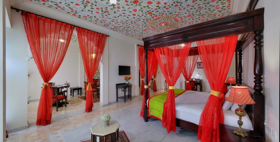 Luxury Studio Suite, Non Smoking, Pool View | Egyptian cotton sheets, premium bedding, down comforters
