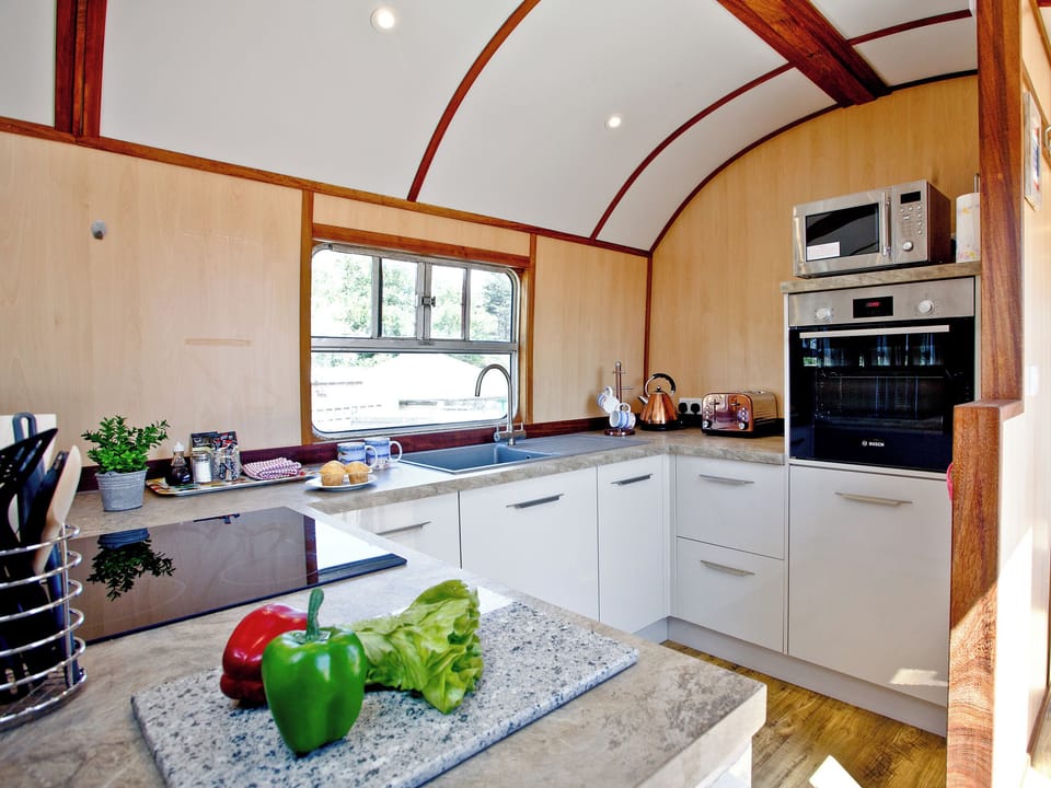 Well equipped kitchen | Brunel Boutique Railway Carriage No 2 - Brunel Boutique Railway Carriages, Dawlish Warren