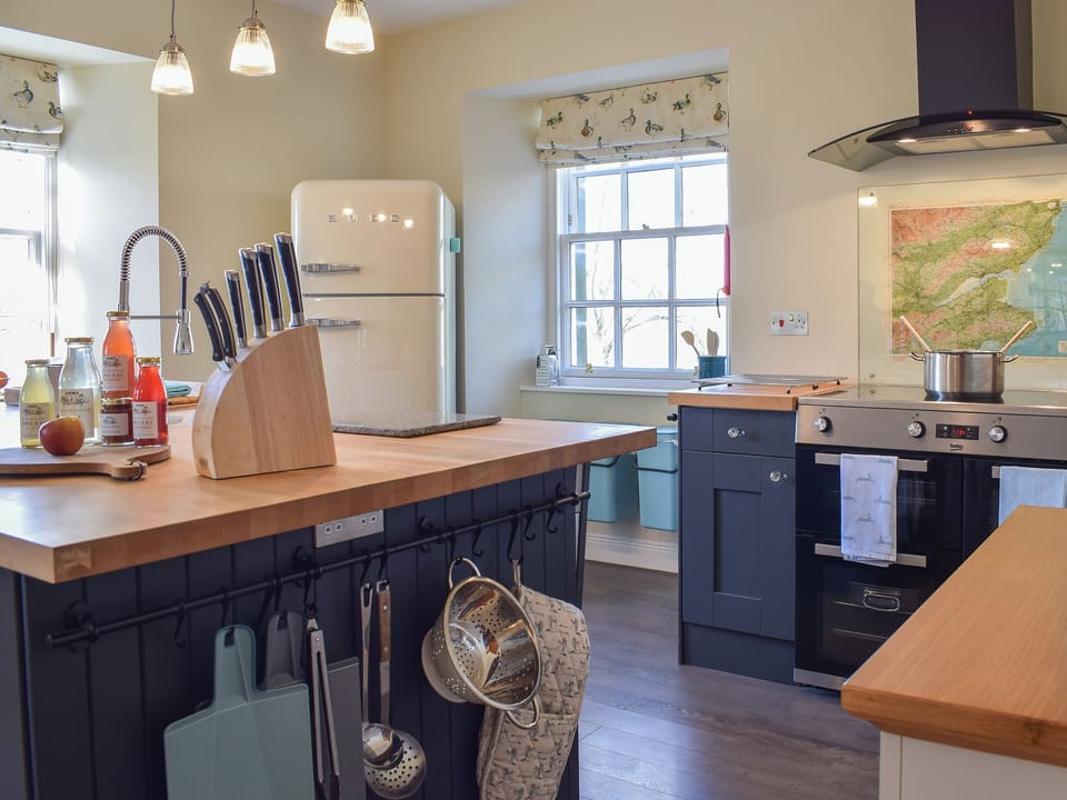 Fully appointed fitted kitchen | The Barracks @ East Neuk Orchards - Self Catering @ East Neuk Orchards, Pittenweem, near Anstruther