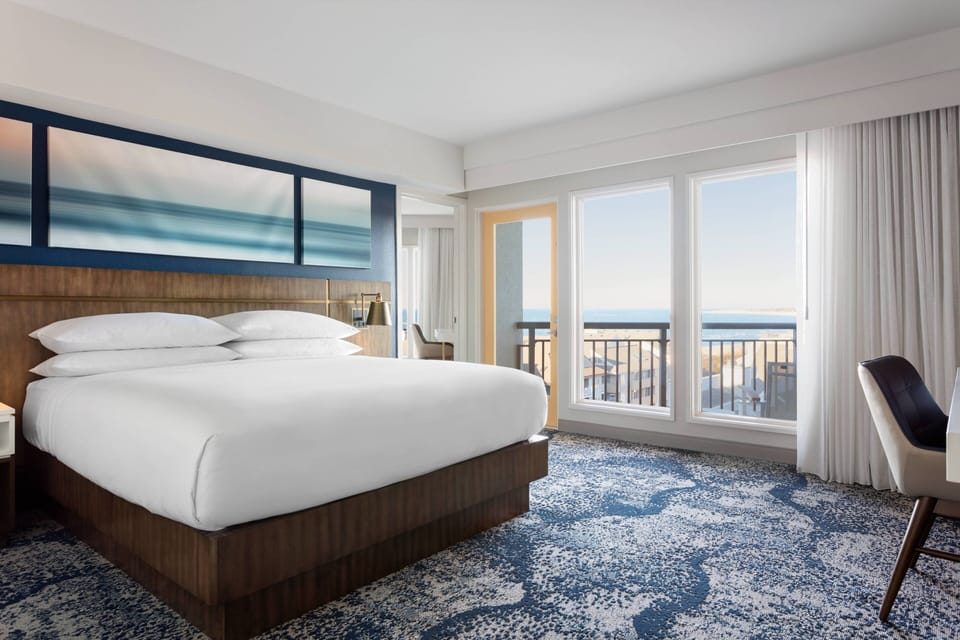 Premium bedding, in-room safe, individually decorated