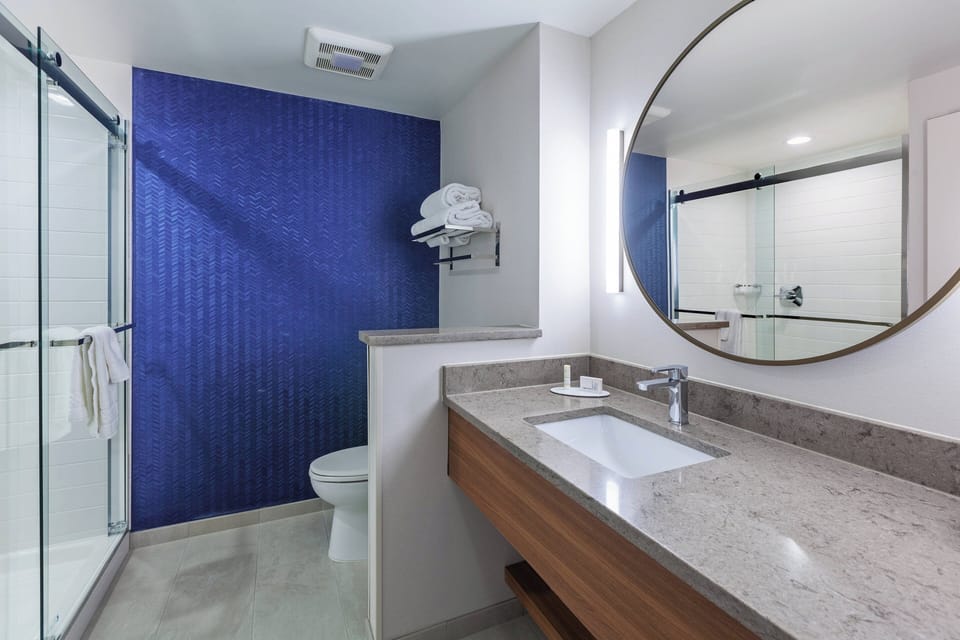 Shower, towels