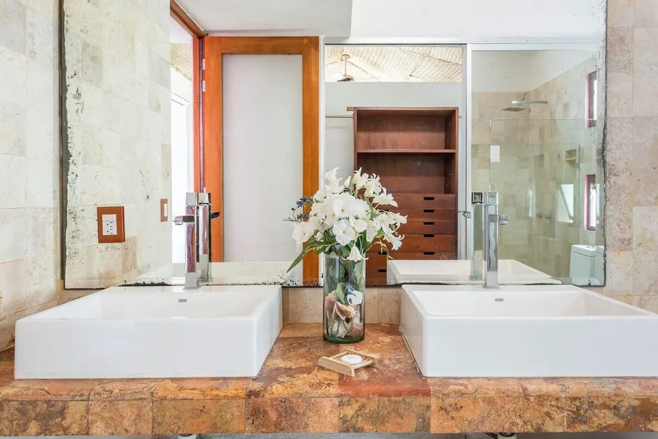 Superior Room | Bathroom | Shower, rainfall showerhead, towels, soap