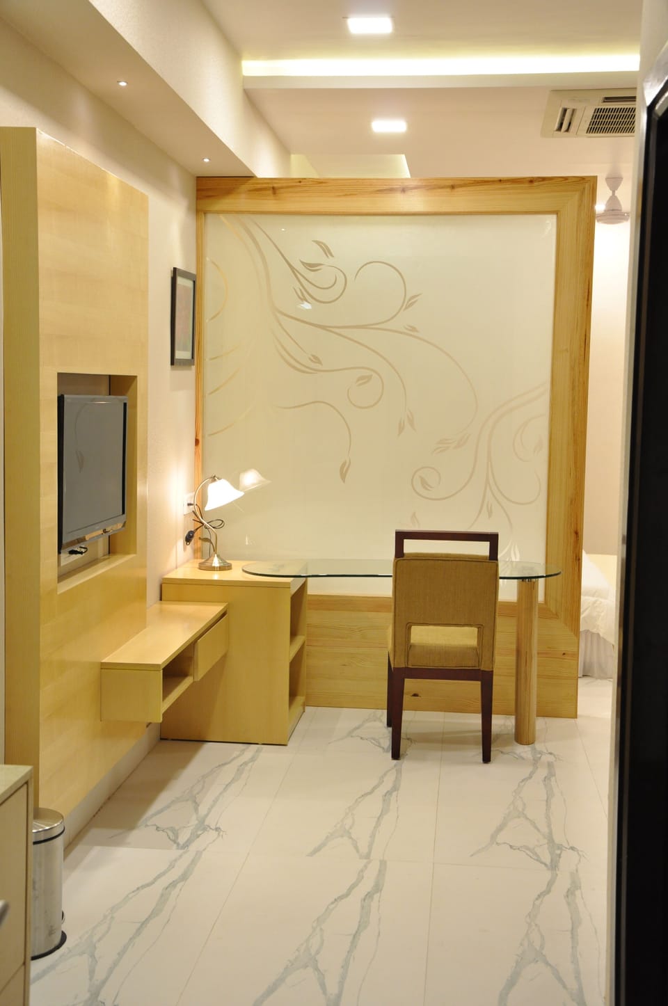 Executive Suite | Desk, soundproofing, free WiFi