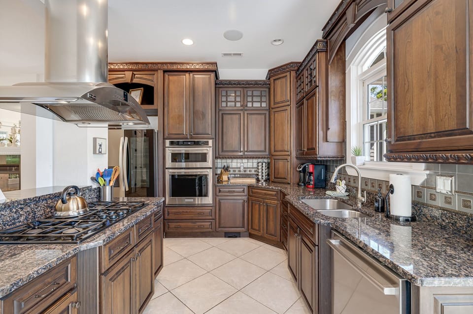 Main Level - Chef's Kitchen