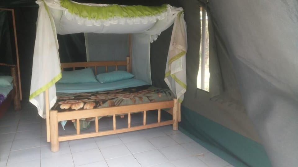 Twin Room | Rollaway beds, bed sheets