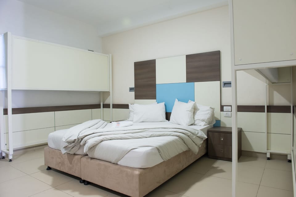Standard Room | Minibar, blackout drapes, soundproofing, iron/ironing board
