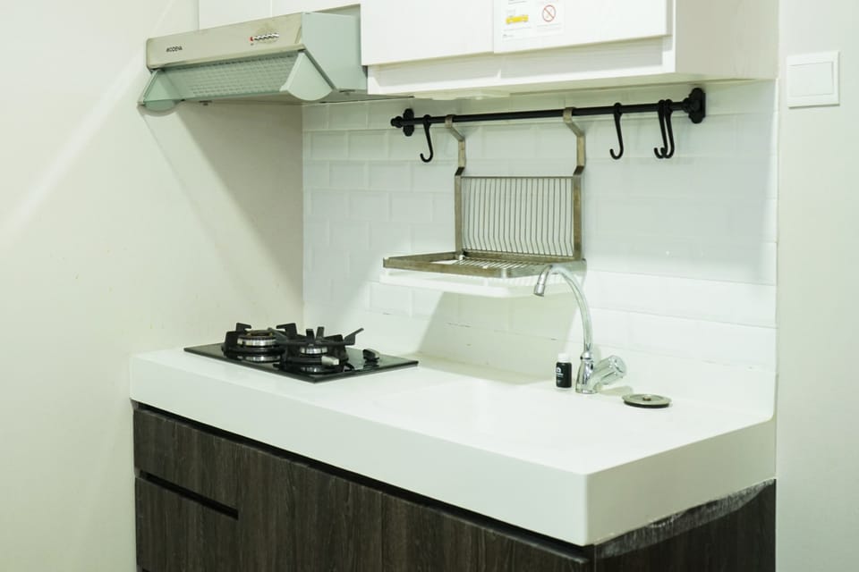 Apartment, 1 Bedroom | Private kitchenette | Fridge, stovetop, electric kettle, cookware/dishes/utensils