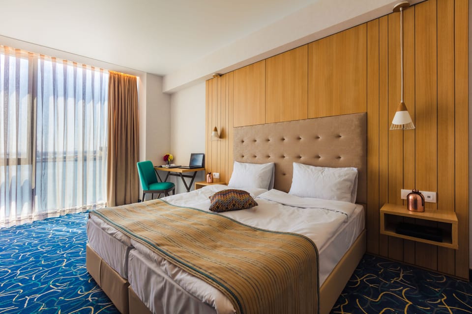 Minibar, in-room safe, individually decorated, individually furnished