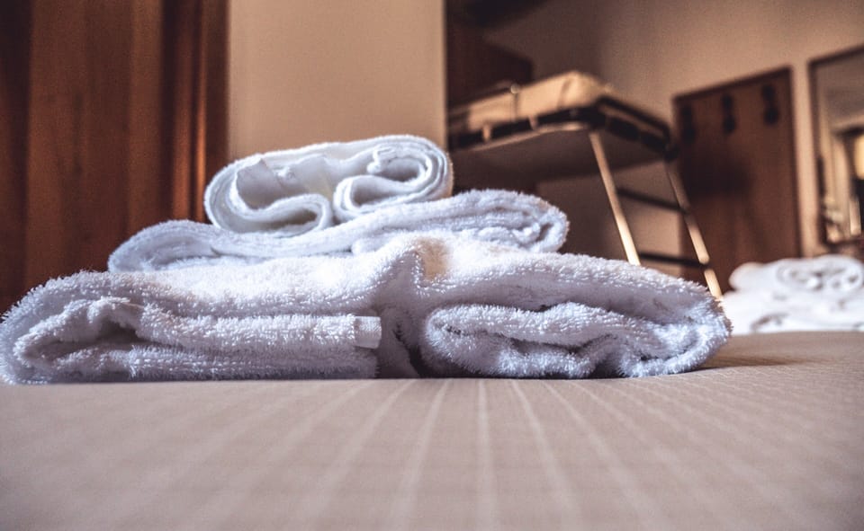 Classic Quadruple Room | Desk, free WiFi, bed sheets