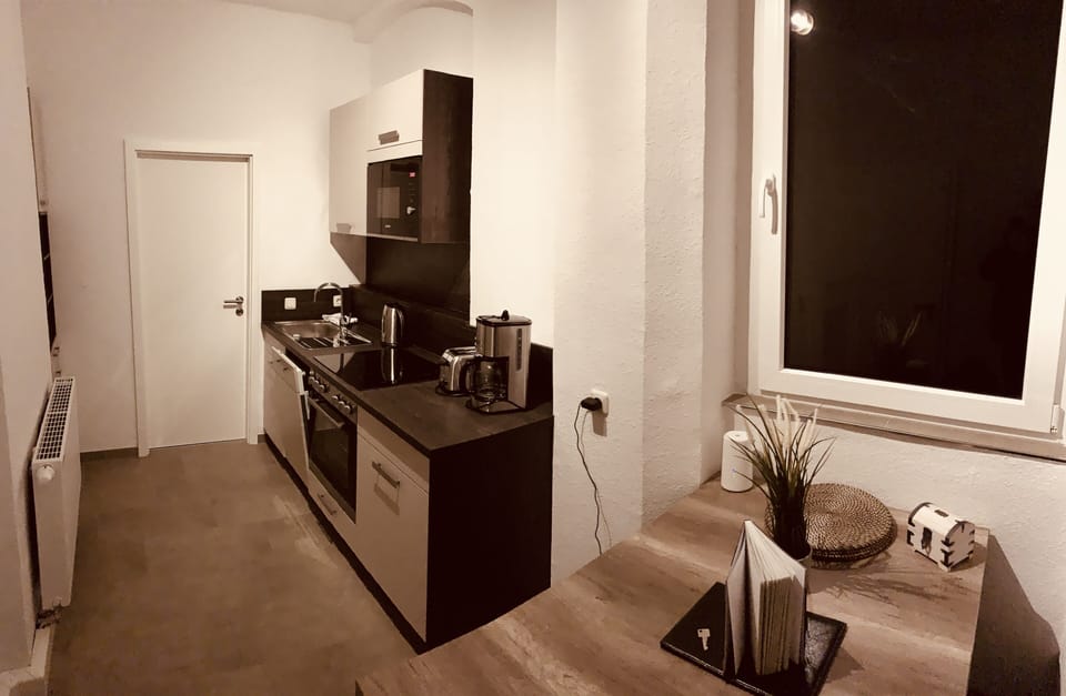 Exclusive Apartment, 2 Bedrooms, Ground Floor | Private kitchen | Fridge, microwave, oven, stovetop