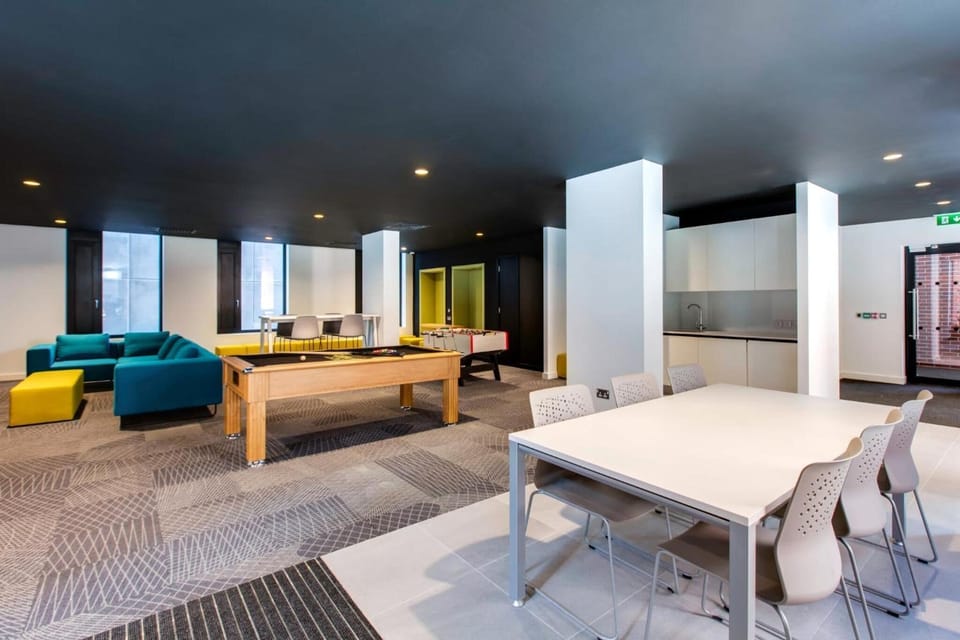 Yugo Explore - Lee Point Hostel in Cork City